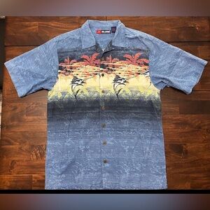 Reel Legends Short Sleeve Blue Button Up Shirt Men’s Size L